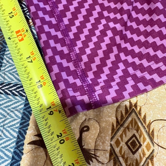 NIKE One Legend 2.0 Women's Zig-Zag Print Violet Eco-Friendly Capri Leggings S - Picture 11 of 11